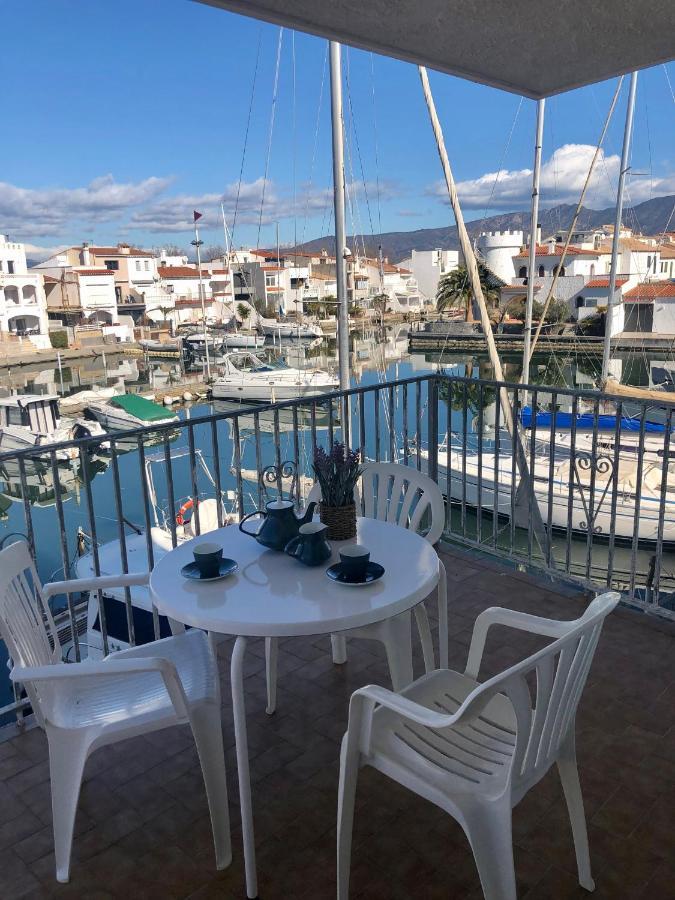 Appartamento Apt Port Rhodes B avec 1 chbre vue port privé OU Apt Port Rhodes C avec 2 chbres vue sur canal principal de la marina- Empuriabrava Esterno foto