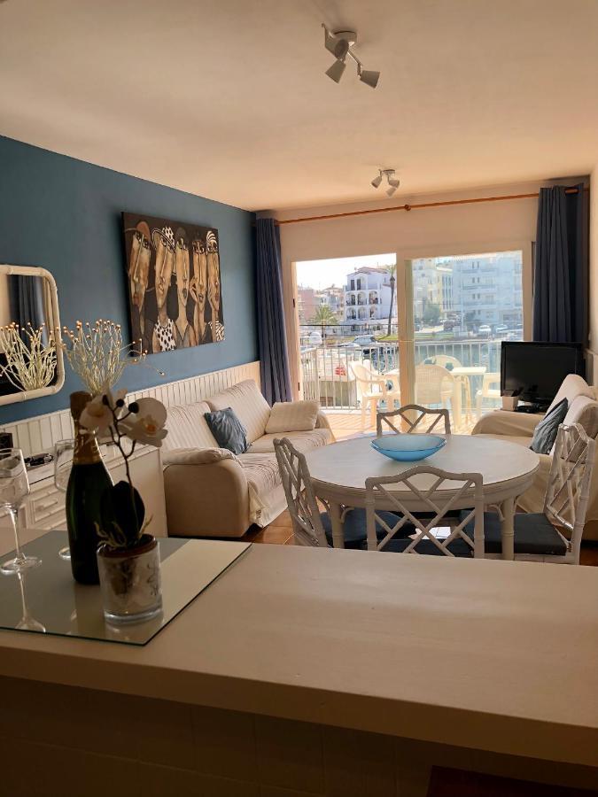 Appartamento Apt Port Rhodes B avec 1 chbre vue port privé OU Apt Port Rhodes C avec 2 chbres vue sur canal principal de la marina- Empuriabrava Esterno foto