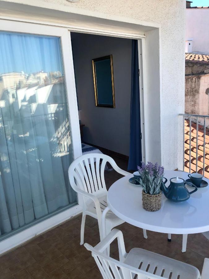 Appartamento Apt Port Rhodes B avec 1 chbre vue port privé OU Apt Port Rhodes C avec 2 chbres vue sur canal principal de la marina- Empuriabrava Esterno foto